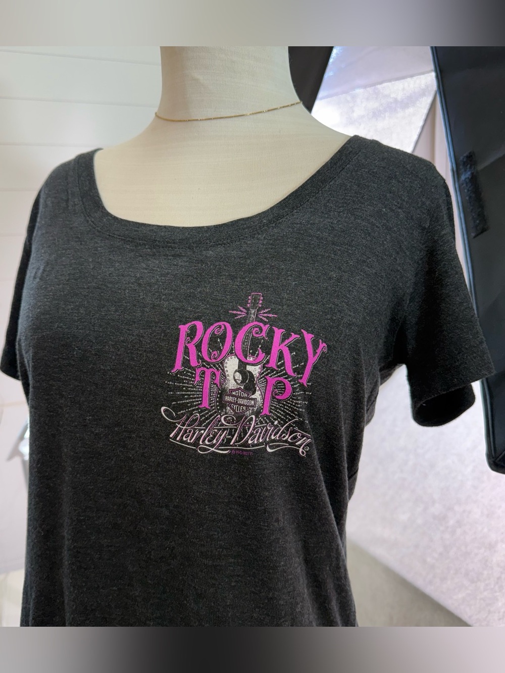 Harley-Davidson Charcoal Scoop Neck Tee with Pink Rocky Top Guitar Graphic Sz XL